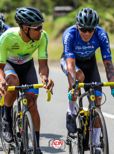 Oscar Quiroz abandona la Vuelta a Antioquia por una fuerte caída: “está estable”